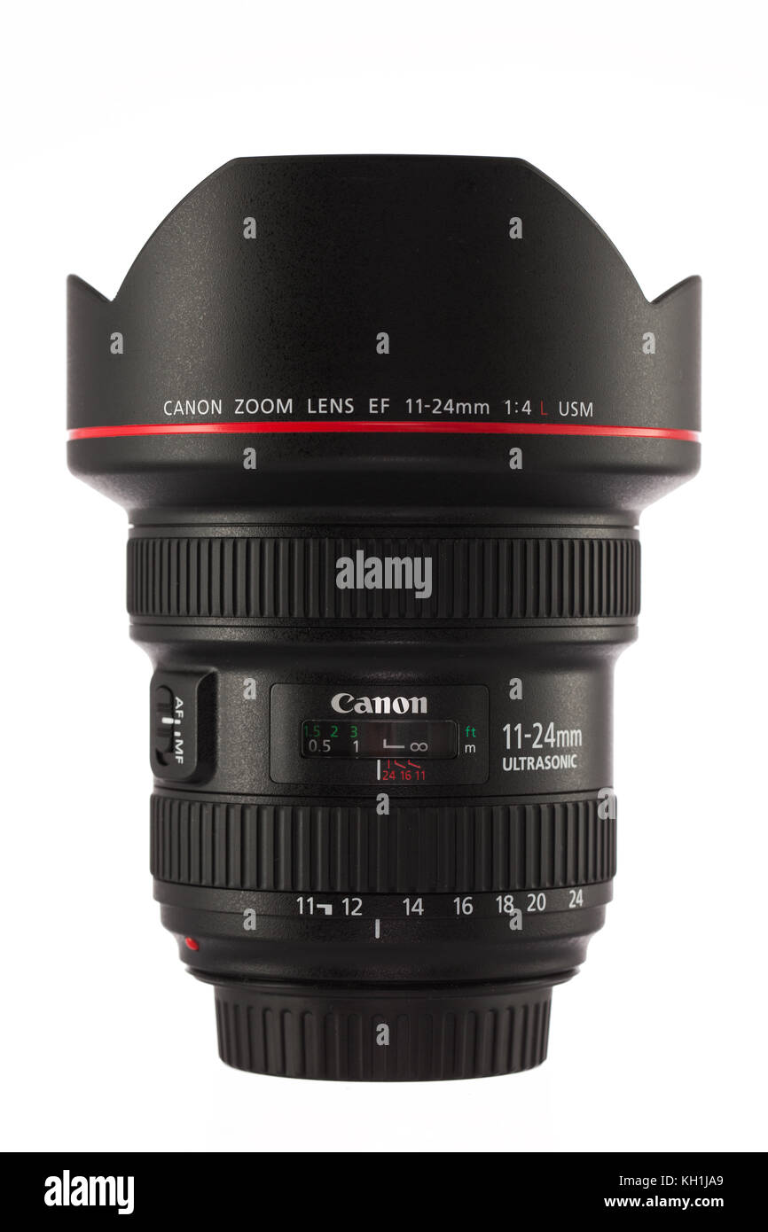 Varna, Bulgarien - 22. April 2016- das Canon EF 11-24mm f/4 L II USM Objektiv ist ein Ultraweitwinkel-Zoomobjektiv der L-Serie. Eine maximale Blendenöffnung von 1:4 Stockfoto