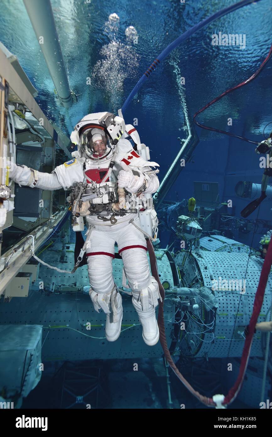 Csa astronaut Jeremy Hansen unter Wasser im Neutral Buoyancy Laboratory spacewalk Training am Johnson Space Center, 17. August 2016 in Houston, Texas. Stockfoto