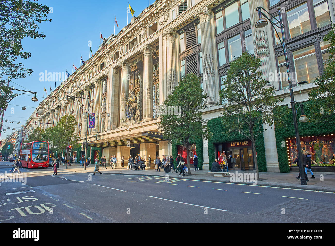 Kaufhaus Selfridges ist eine Ikone Gebäude an der Londoner Oxford Street, das West End. Stockfoto