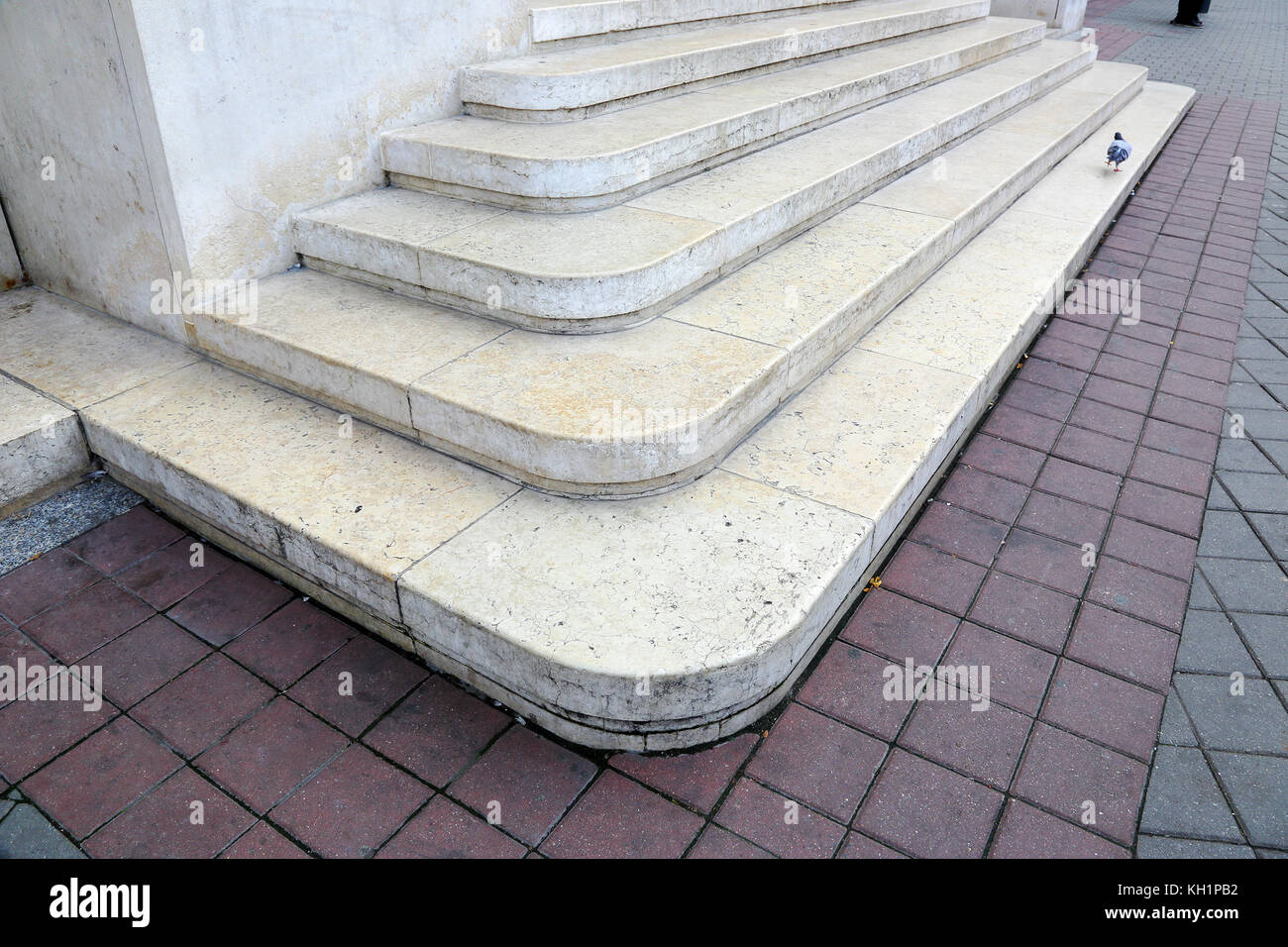 Treppe aus Marmor vor dem Gebäude Eingang Stockfoto