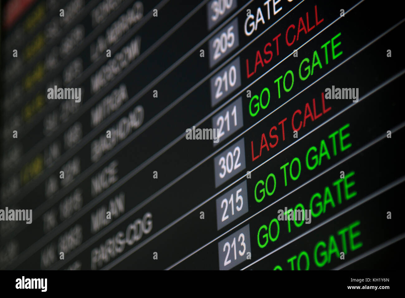 Flughafen Call Monitor für Passagiere schreibt es zum Tor und letzter Aufruf gehen. Stockfoto