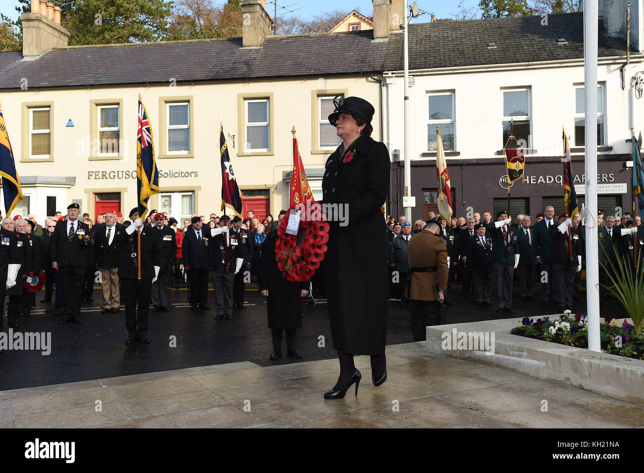 Dup-Chef arlene Foster legt einen Kranz am Kriegerdenkmal während Veranstaltungen der 12 Opfer der Erinnerung Sonntag der Bombenanschlag der IRA 1987 Angriff in Enniskillen, co Fermanagh. Stockfoto