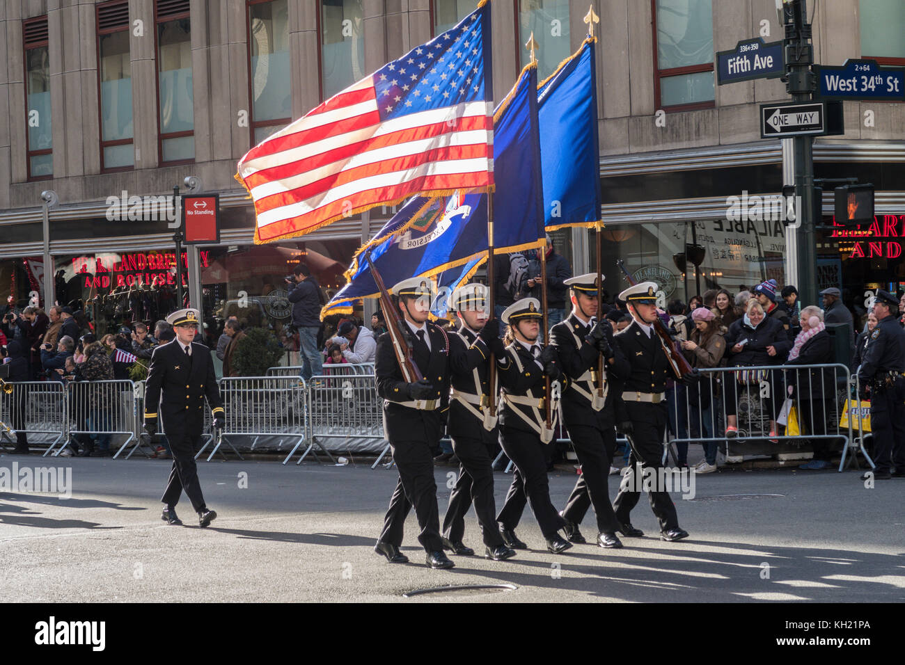 Jährliche Veterans Day Parade auf der Fifth Avenue, New York, USA Stockfoto