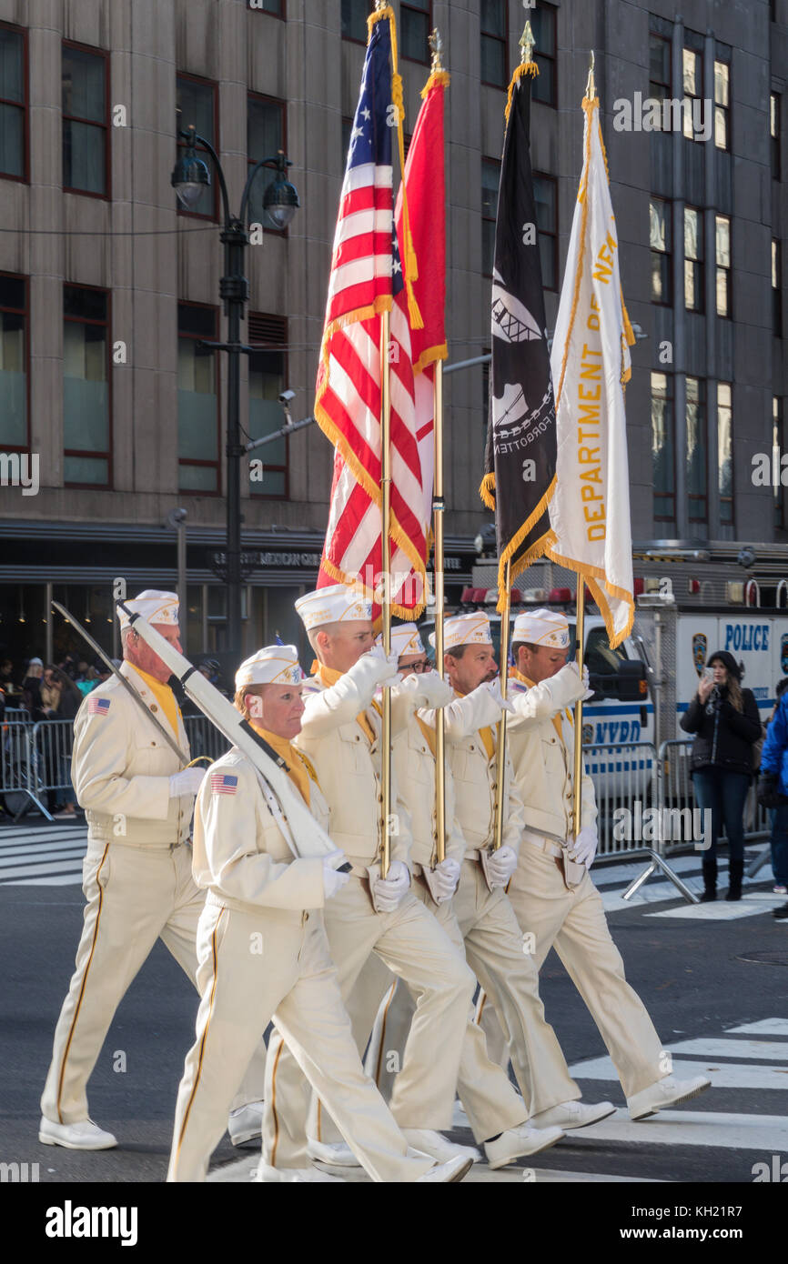 Jährliche Veterans Day Parade auf der Fifth Avenue, New York, USA Stockfoto