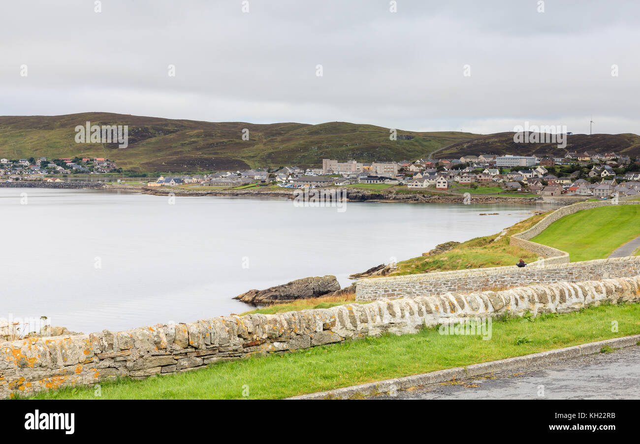 Lerwick Anzeigen. Lerwick ist der wichtigste Hafen in der Shetlandinseln, Schottland und ist von der Knab gesehen. Stockfoto