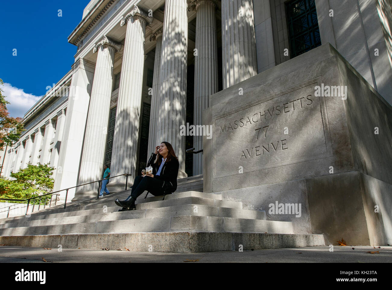 77 Massachusetts Avenue - der Haupteingang des Massachusetts Institut für Technologie (MIT). Stockfoto