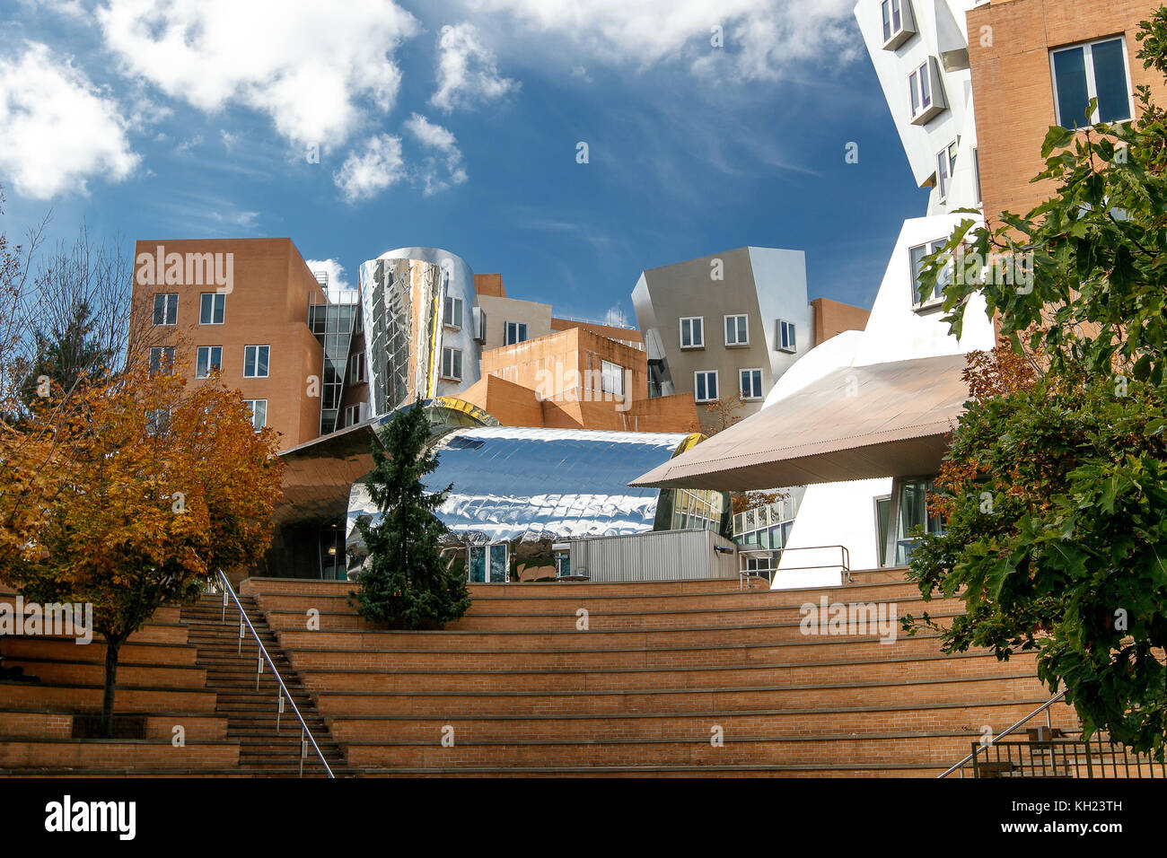 Das Stata Center am Massachusetts Institut für Technologie (MIT), ein Wahrzeichen аcademic Komplex, entworfen vom Architekten Frank Gehry. Stockfoto