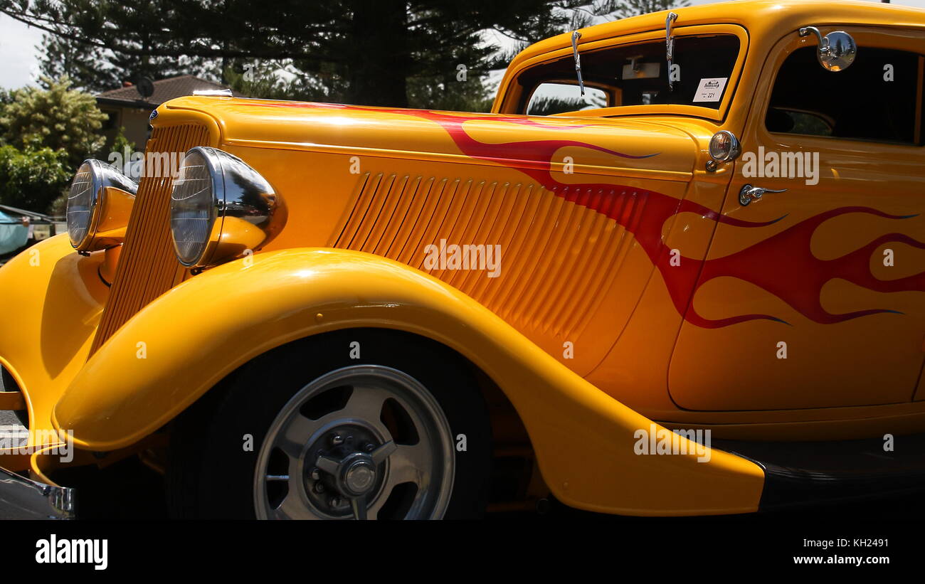 Hot Rods aller Marken und Farben begrüßt die Gemeinschaft von yamba in der jährlichen Hot Rod show. Stockfoto