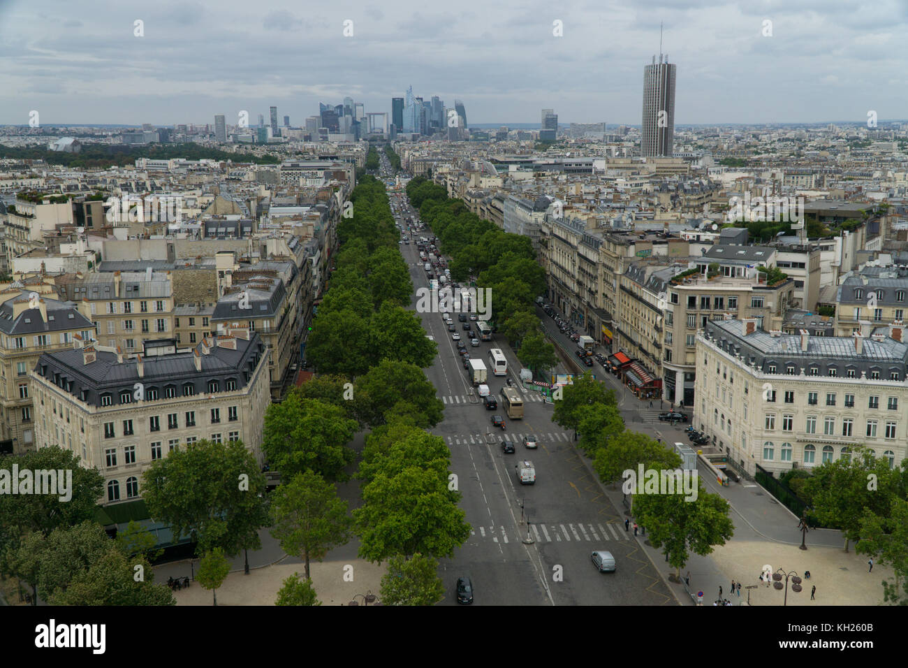 Die Skyline von Paris, aufgenommen vom Aussichtspunkel des Arc de Triomphe Stockfoto