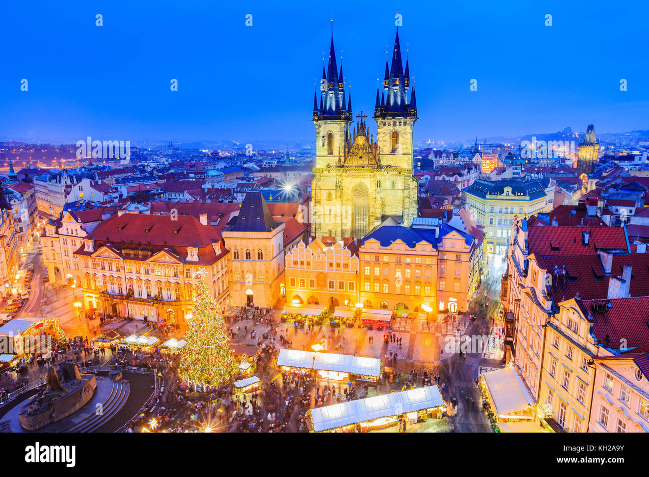 Prag, Tschechische repubilc. Weihnachtsmarkt am Marktplatz der Altstadt. Stockfoto
