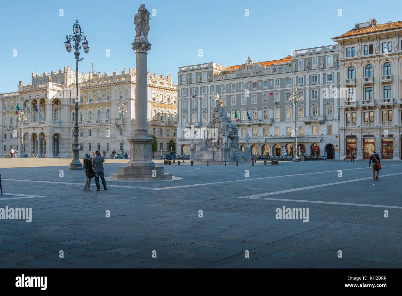 Triest Stadtzentrum, der Piazza Unita d'Italia im Zentrum von Triest, Italien. Stockfoto