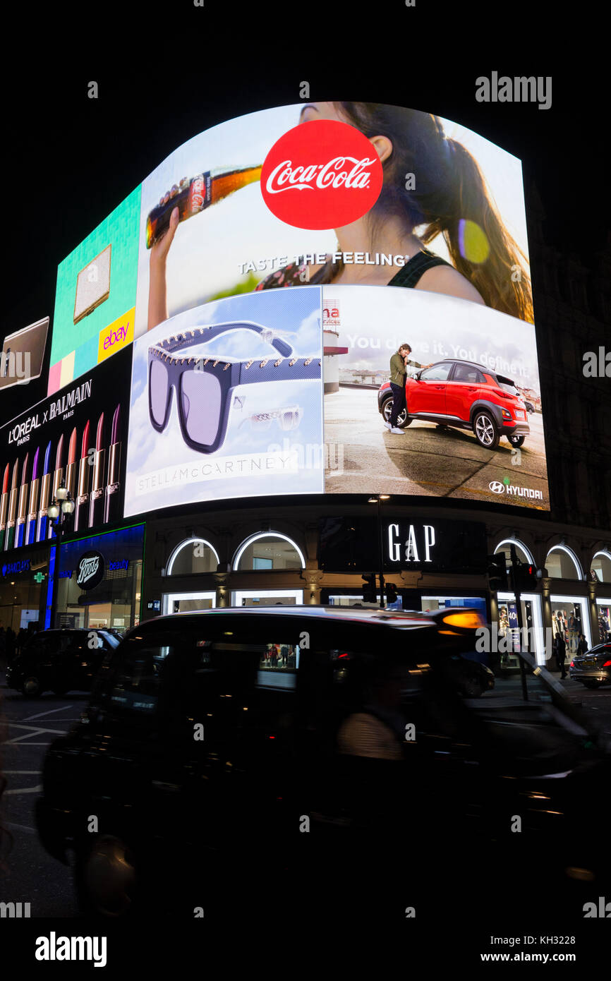 Die ikonischen Piccadilly Lichter, wissen jetzt, wie die Kurve, High-tech, state-of-the-art, Upgrade mit der größten LED-Display in Europa gehabt haben. Stockfoto