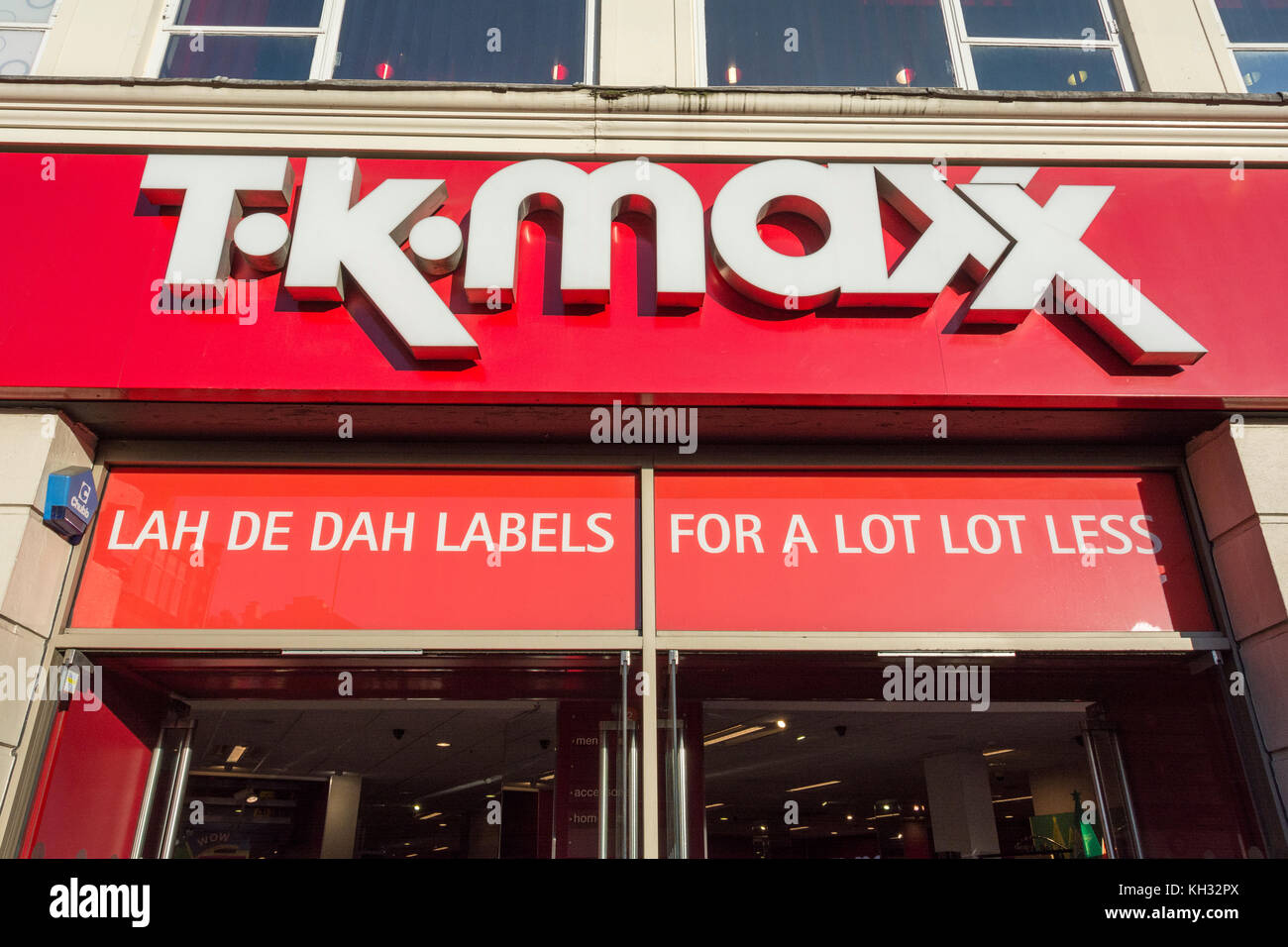 Die Außenseite des TK Maxx, 20 Charing Cross Road, London, WC2, Großbritannien Stockfoto