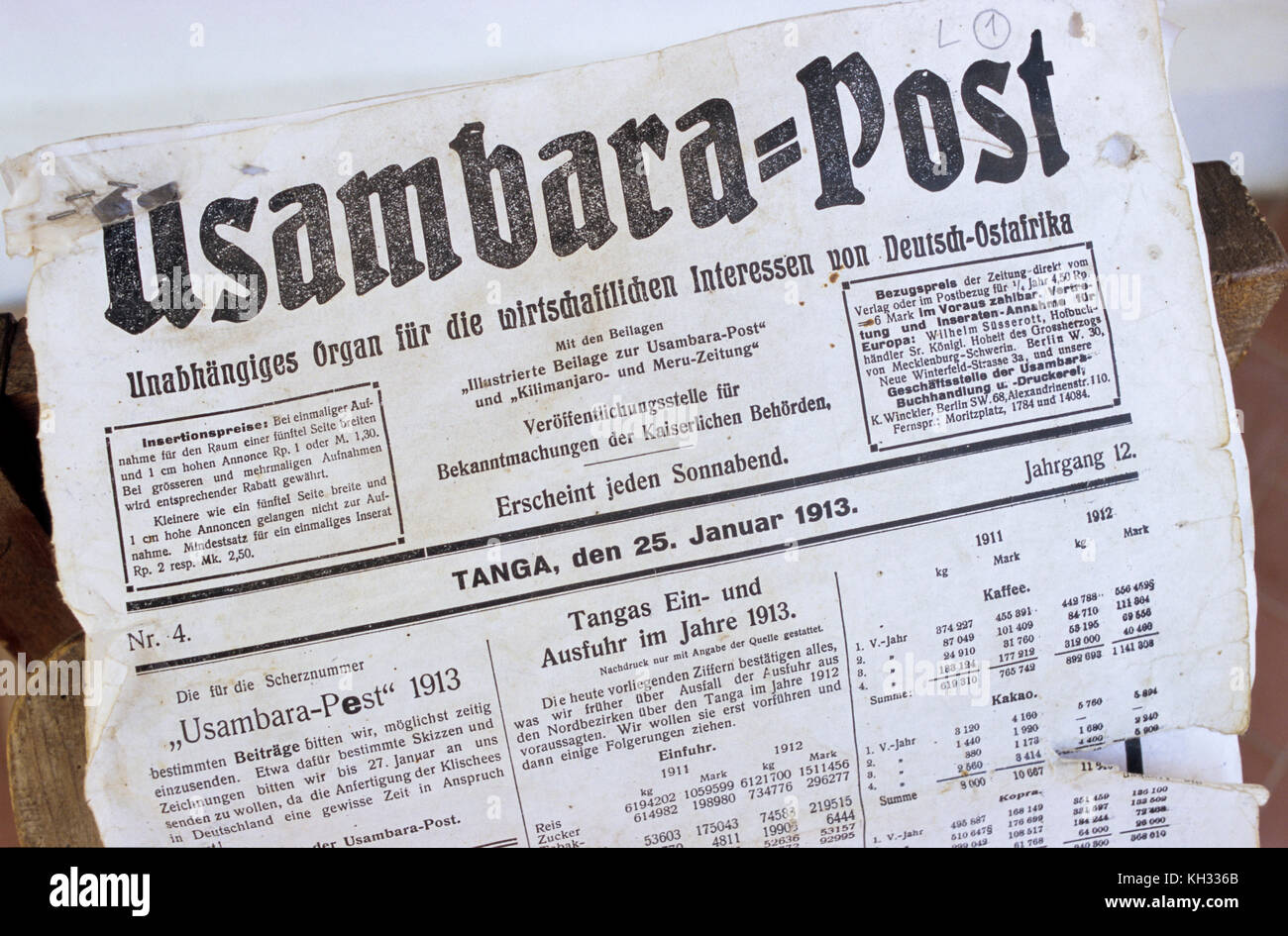 Tansania, Bagamoyo, Museum, Usambara Post, eine deutsche Zeitung aus kolonialer Zeit vom 25. Jan 1913 in Tanga/TANSANIA, Bagamoyo, Museum, Usambara Post, eine deutsche Zeitung aus der Kolonialzeit Deutsch-Ostafrika veröffentlicht. Stockfoto