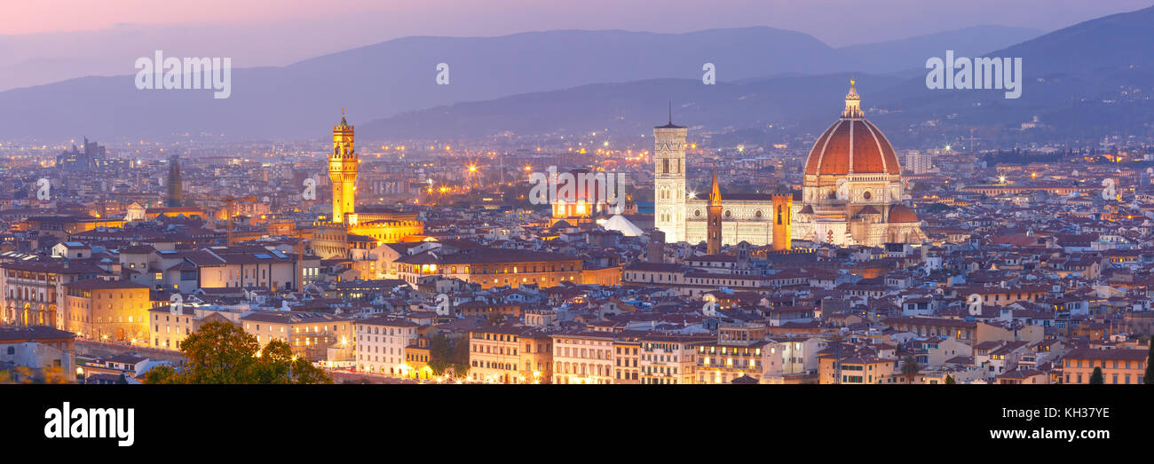 Berühmten Blick auf Florenz bei Nacht, Italien Stockfoto