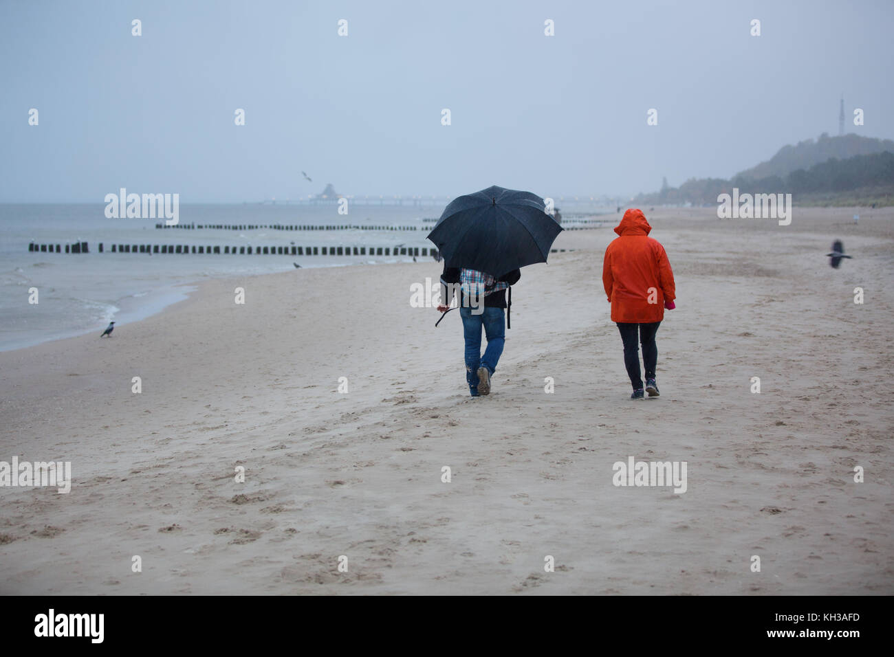 Regnerischen Tag am Strand in der Nähe von Heringsdorf, Deutschland Stockfoto