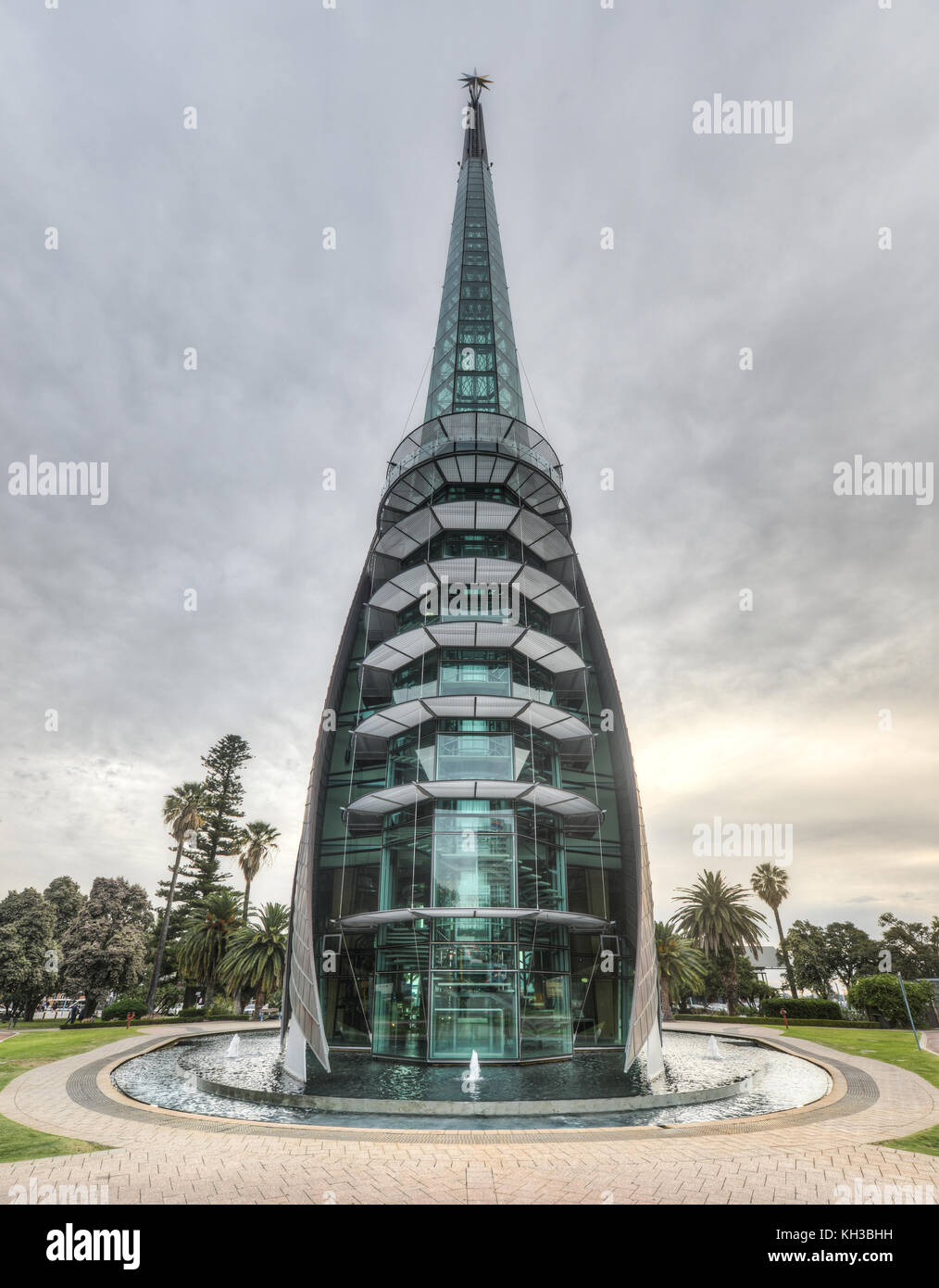 Der Swan Bells sind ein Satz von 18 Glocken hängen in einem eigens errichteten Kupfer und Glas Campanile, der gemeinhin als der Glockenturm oder die Swan Bell Tower bekannt Stockfoto