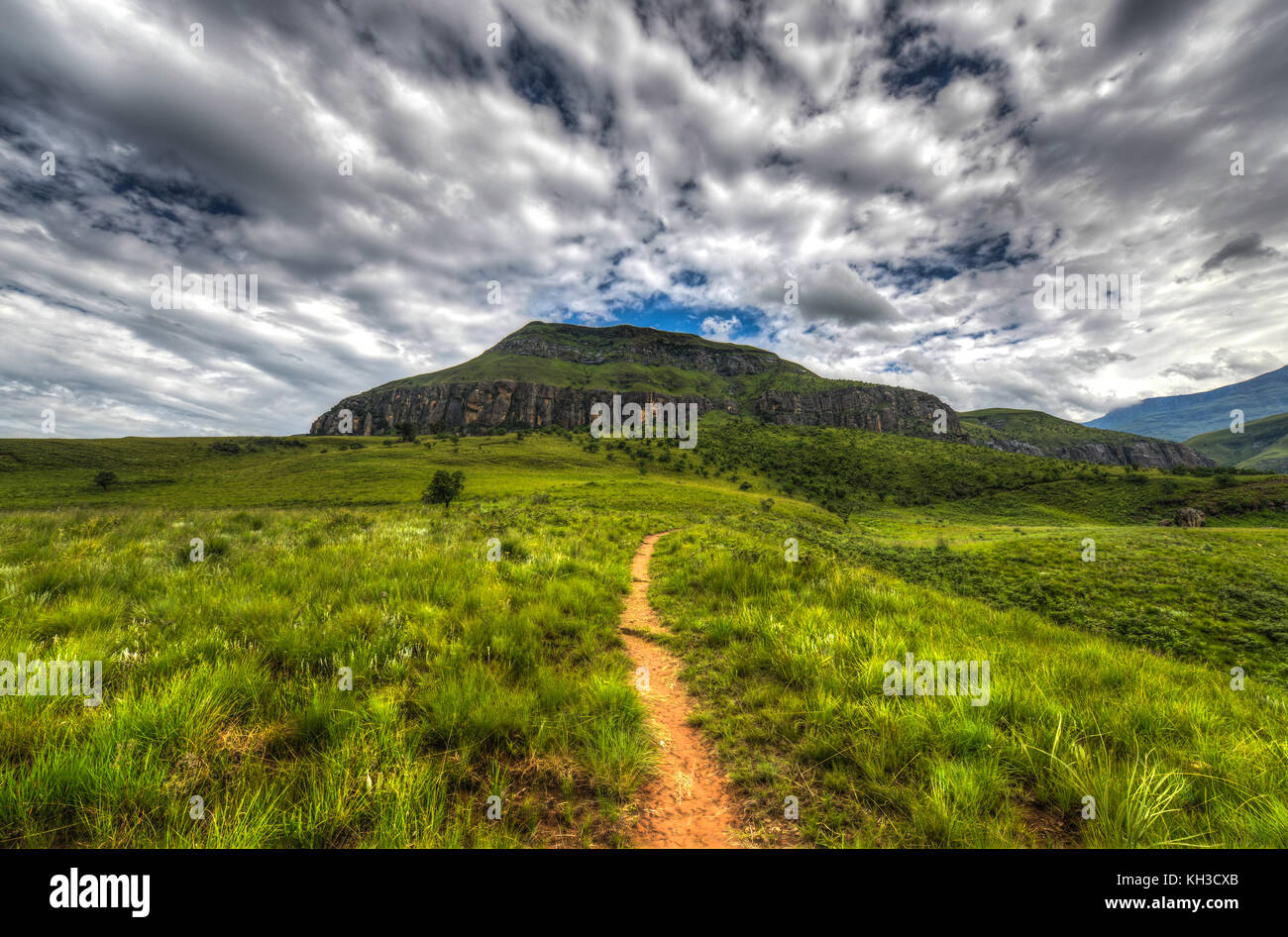 Dramatische Ausblicke von den Hügeln der Drakensberge in der Giants Castle Game Reserve Kwazulu - Natal, Südafrika. Stockfoto