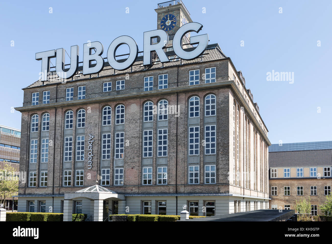 Eines der Gebäude aus der alten Tuborger Bierfabrik, heute als Büro für andere Unternehmen genutzt. Stockfoto