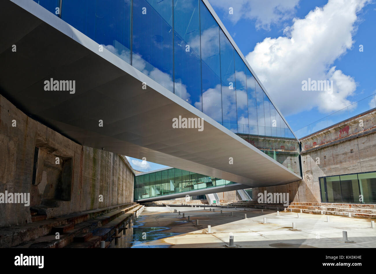 Die u-bahn Dänische Maritime Museum, M/S Museet für Søfart, rund um eine alte Trockendock gebaut. Helsingor/Helsingør in Dänemark. Architekt Bjarke Ingels BIG Stockfoto