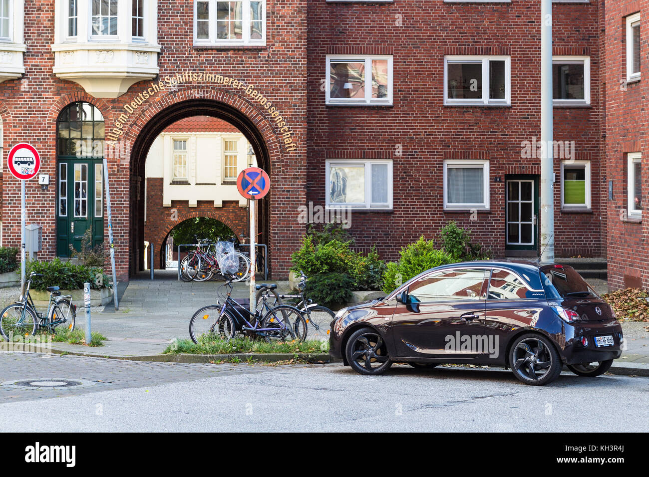 Hamburg, Deutschland - 15. September 2017: Wohngegend im Stadtteil Neustadt der Hamburger City im Herbst. Hamburg ist die zweitgrößte Stadt der germa Stockfoto