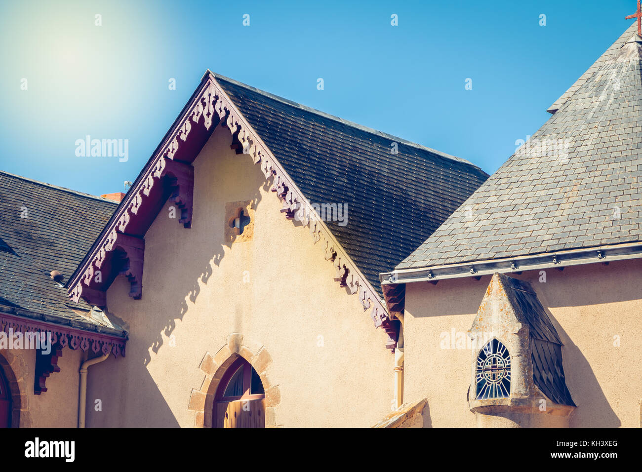 Architektonischen Details von Notre Dame de bourgenay Kirche in Talmont saint hilaire, Frankreich Stockfoto
