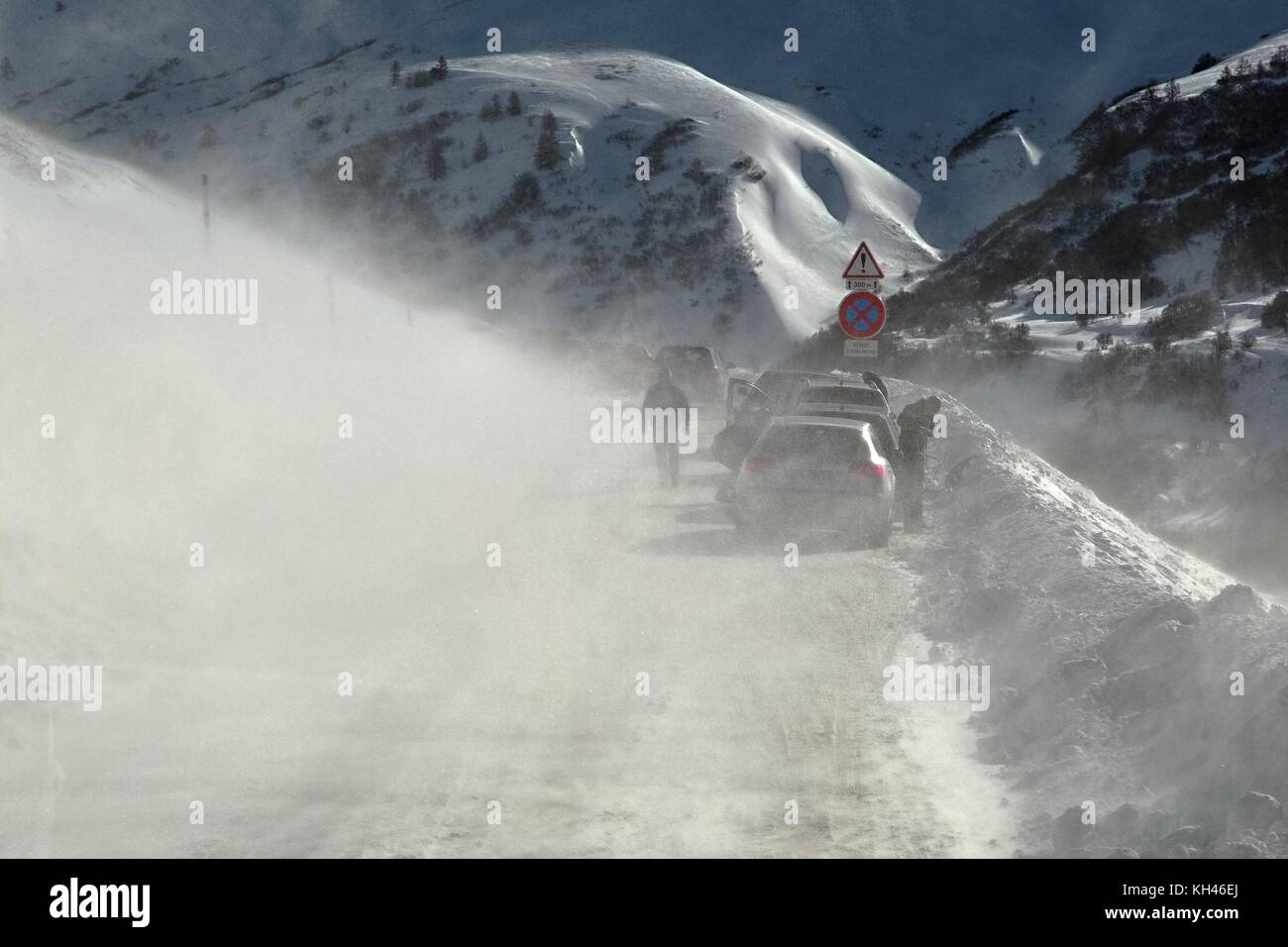 Fahren im Schnee-Sturm Stockfoto