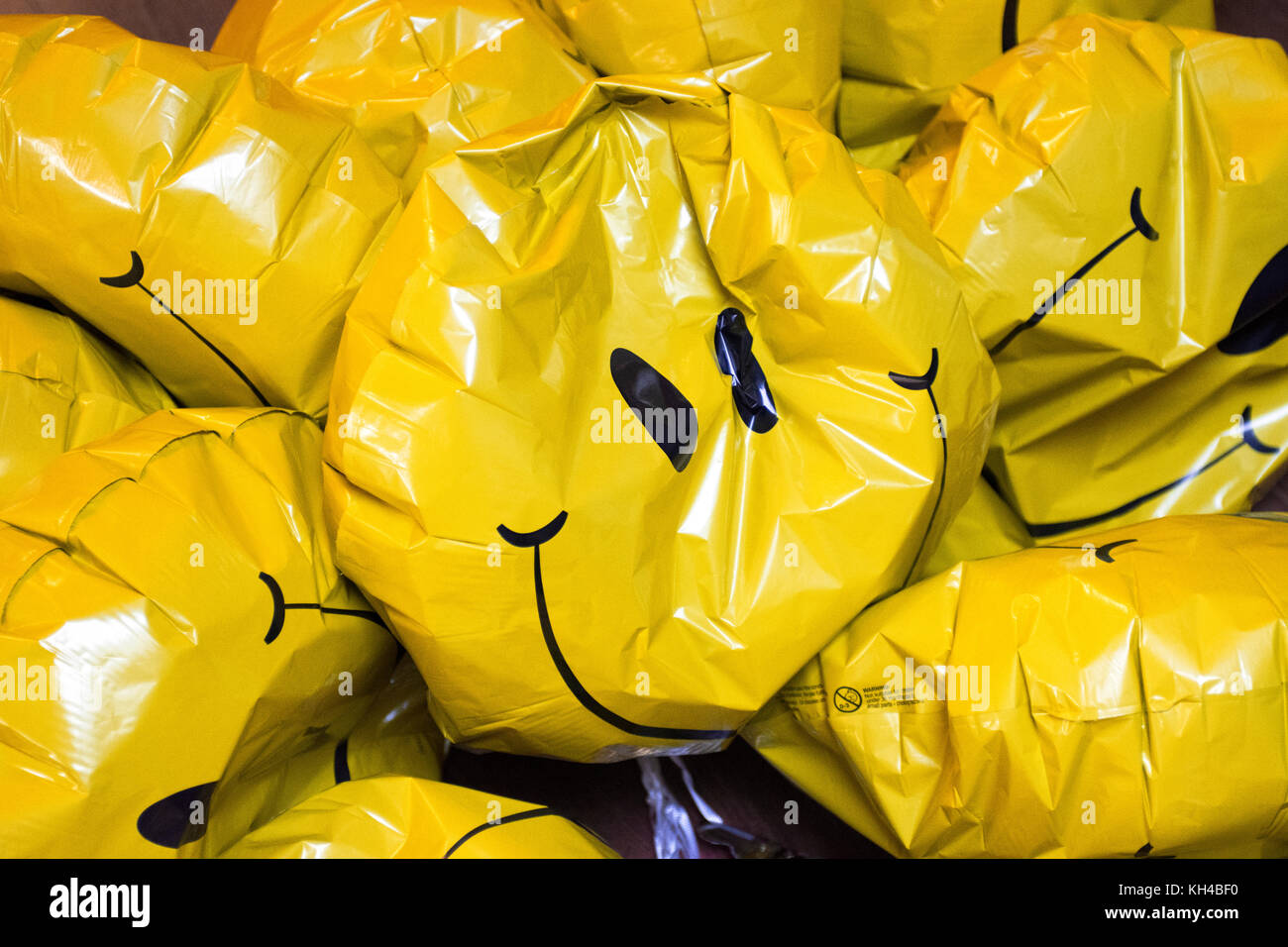 Gelbe Happy Face Ballons Stockfoto
