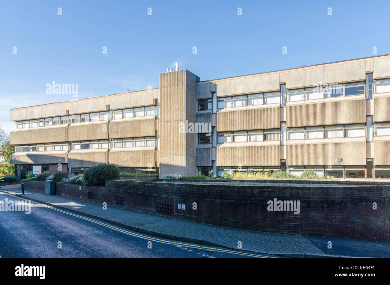 Warwickshire County Council brutalist Bürogebäude in Barrack Street, Warwick, Großbritannien Stockfoto