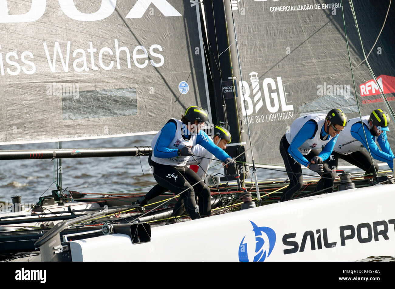 03.09.2016. Russland. saint-petersburg. Regatta auf dem Fluss Newa. Das Team ist bestrebt, zu gewinnen. Stockfoto