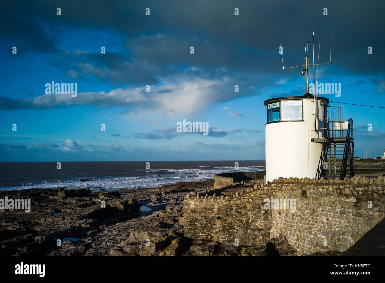 Nationale Coastwatch Turm bei Porthcawl in South Wales. Coastwatch ist ein volountary Liebe wache entlang der Küsten des Vereinigten Königreichs, Stockfoto