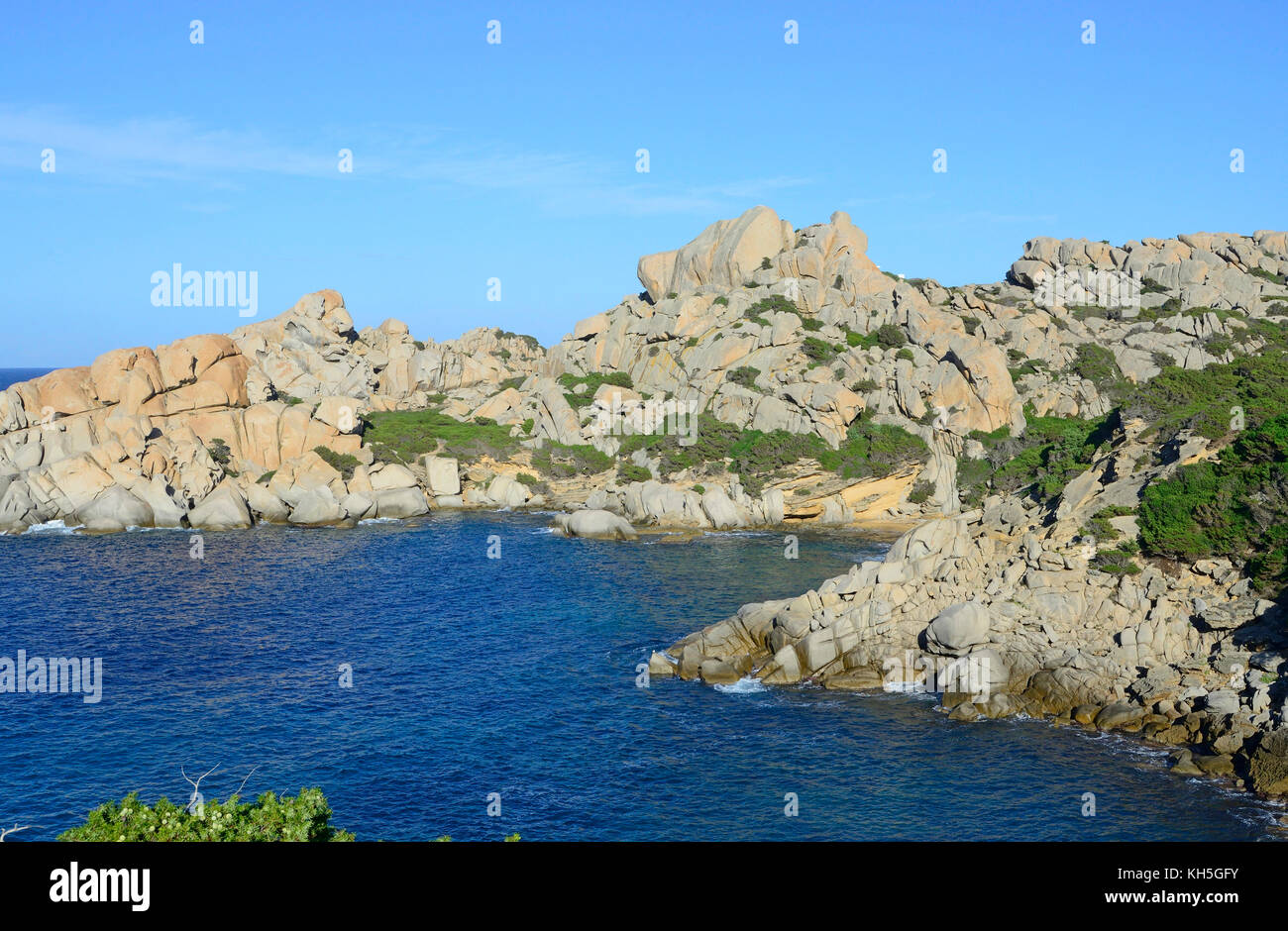 Meer in Cala Spinosa Bucht, Capo Testa, Sardinien, Italien Stockfoto