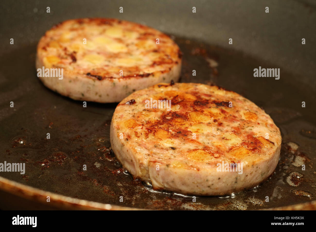 Pfälzer Saumagen in der Pfanne Stockfotografie - Alamy