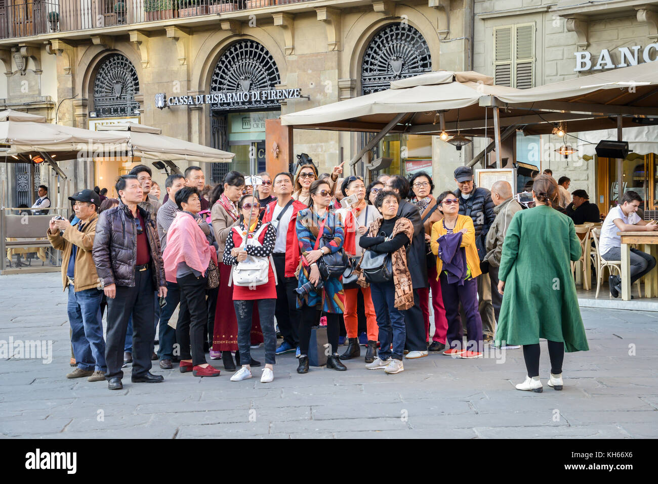 Gruppe der mittleren Alters und älteren Asiaten auf einer Pauschalreise in Florenz, Toskana, Italien Stockfoto