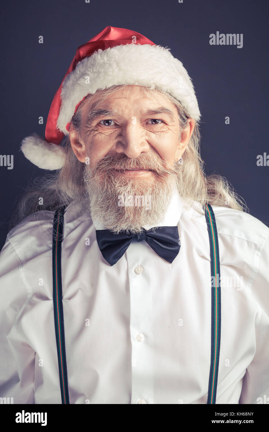 Büro Santa Claus tragen weiße Hemd und Fliege. Stockfoto