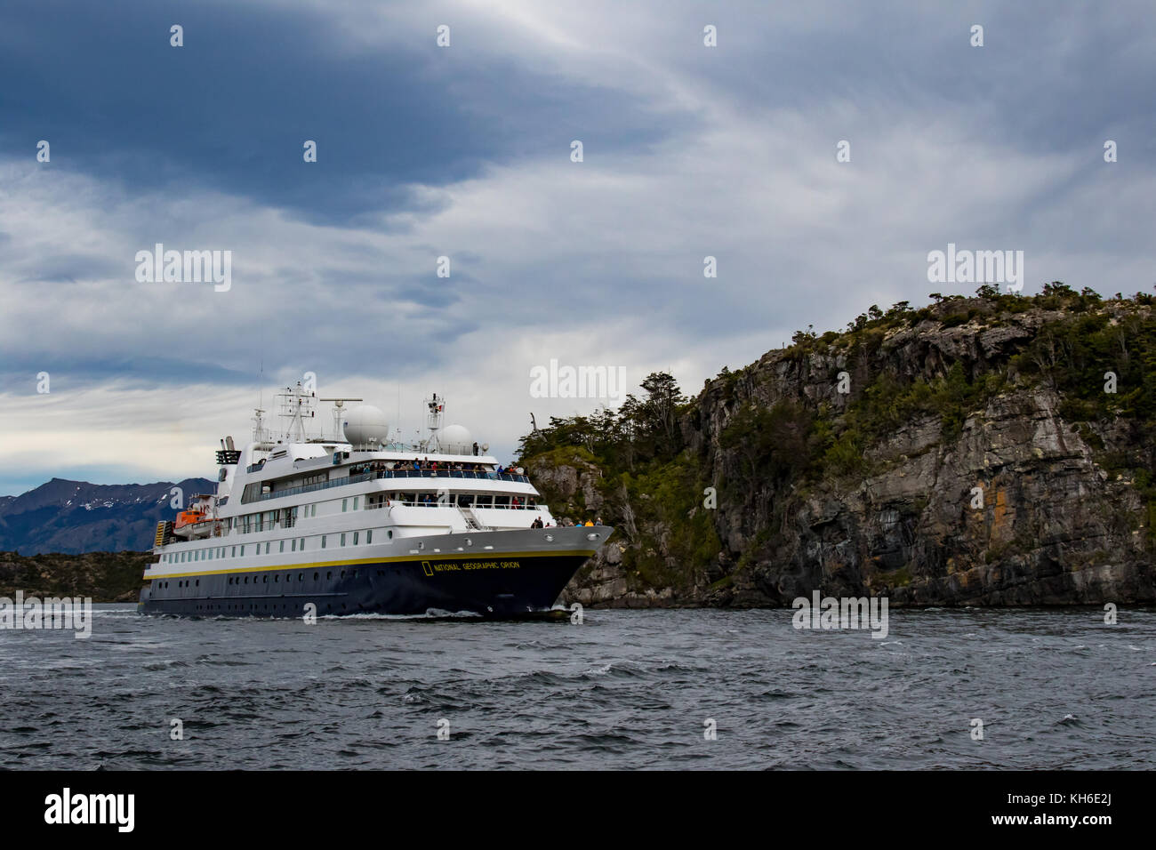 Der National Geographic Orion durch die Weißen verengt sich in der Nähe von Puerto Natales in Patagonien und der chilenischen Fjorde Stockfoto