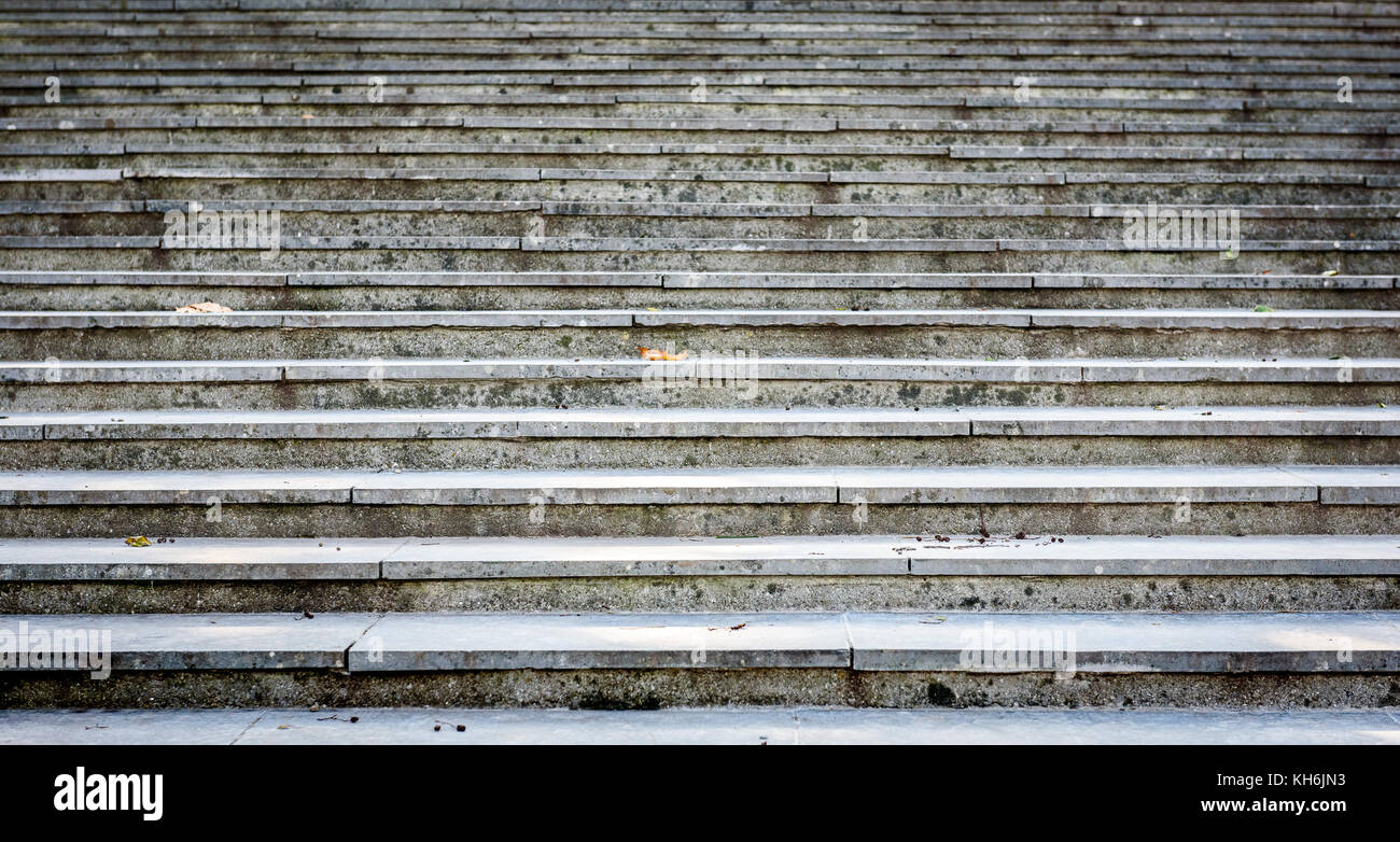 Alte, majestätische, Grand, Granit Treppe bis Textur. Foto von riesigen Stein Treppe zu einer Zeremonie Veranstaltungsort. Stockfoto