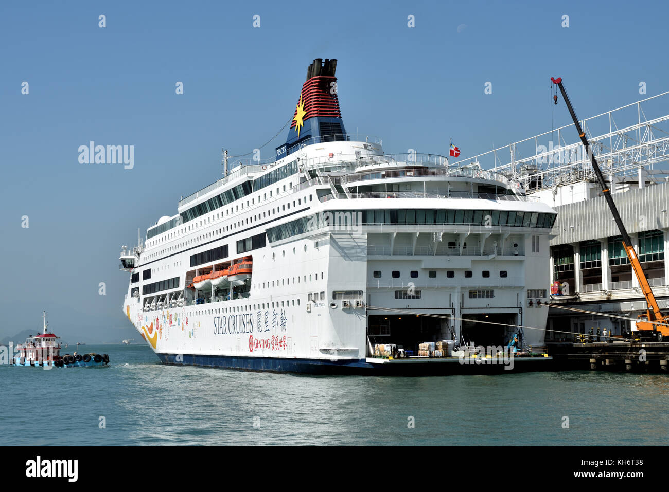 Kreuzfahrt Schiff angedockt am Ocean Terminal, Hong Kong Stockfoto