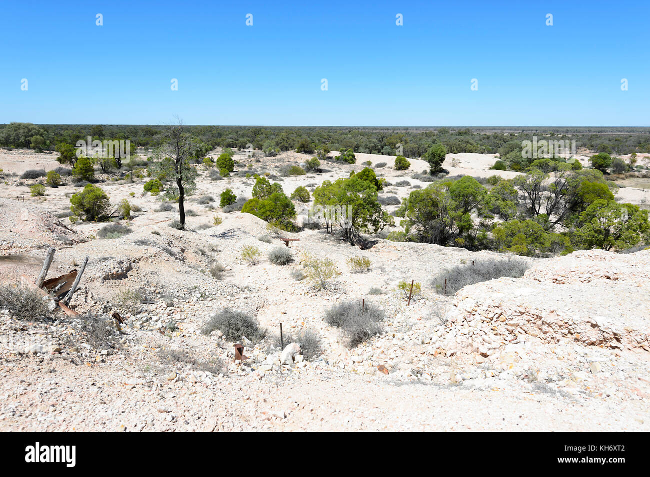 Opal Felder mit mullock Haufen von Raub, Lightning Ridge, New South Wales, NSW, Australien Stockfoto