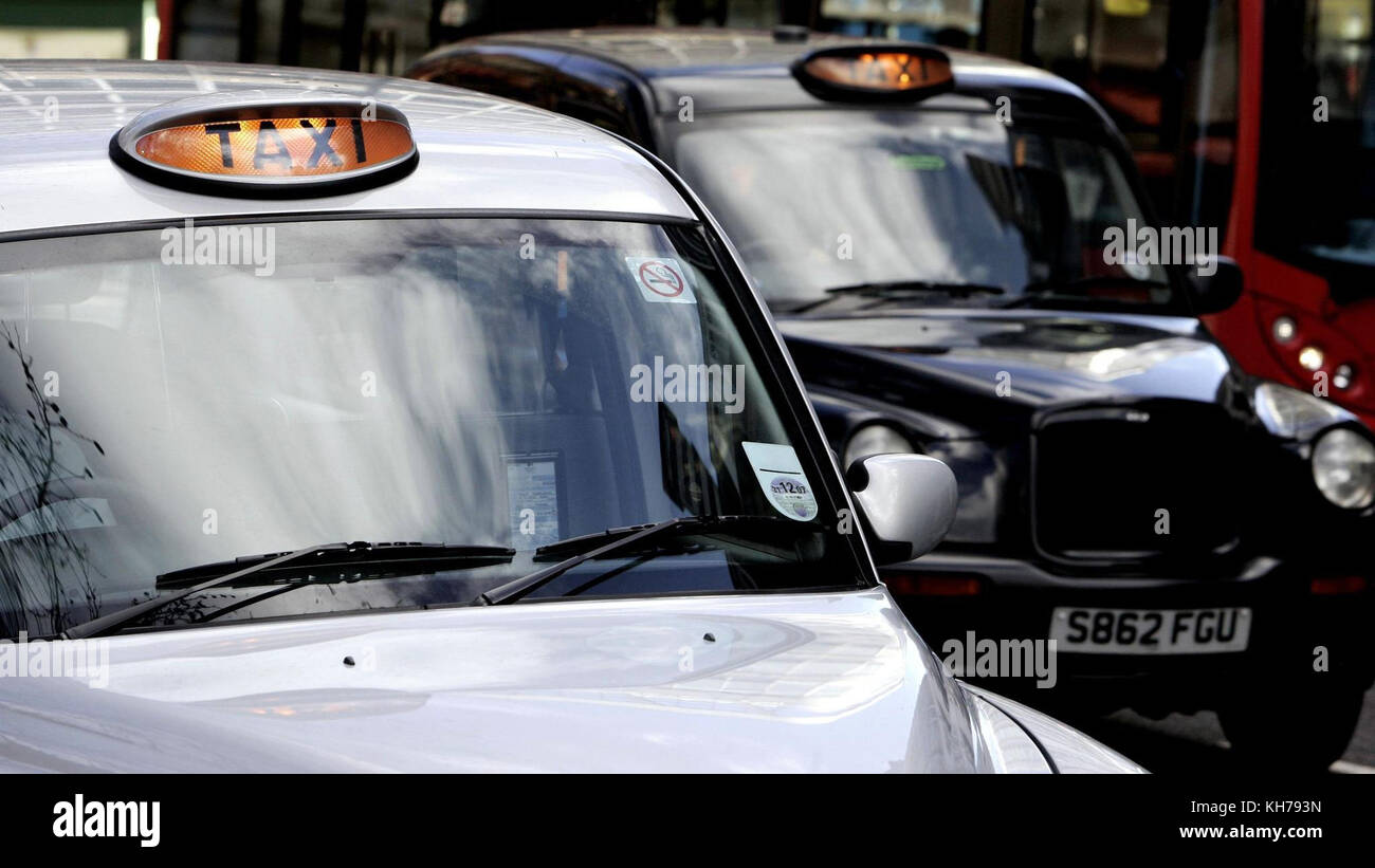 Fiel-Foto vom 21/01/07 von London Taxis. Schwarze Taxifahrer in London sollen geschult werden, um auf medizinische Notfälle und Terroranschläge zu reagieren. Stockfoto