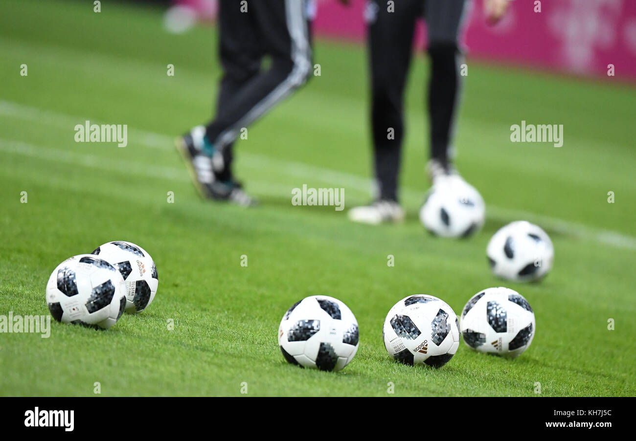 Adidas wm ball -Fotos und -Bildmaterial in hoher Auflösung – Alamy