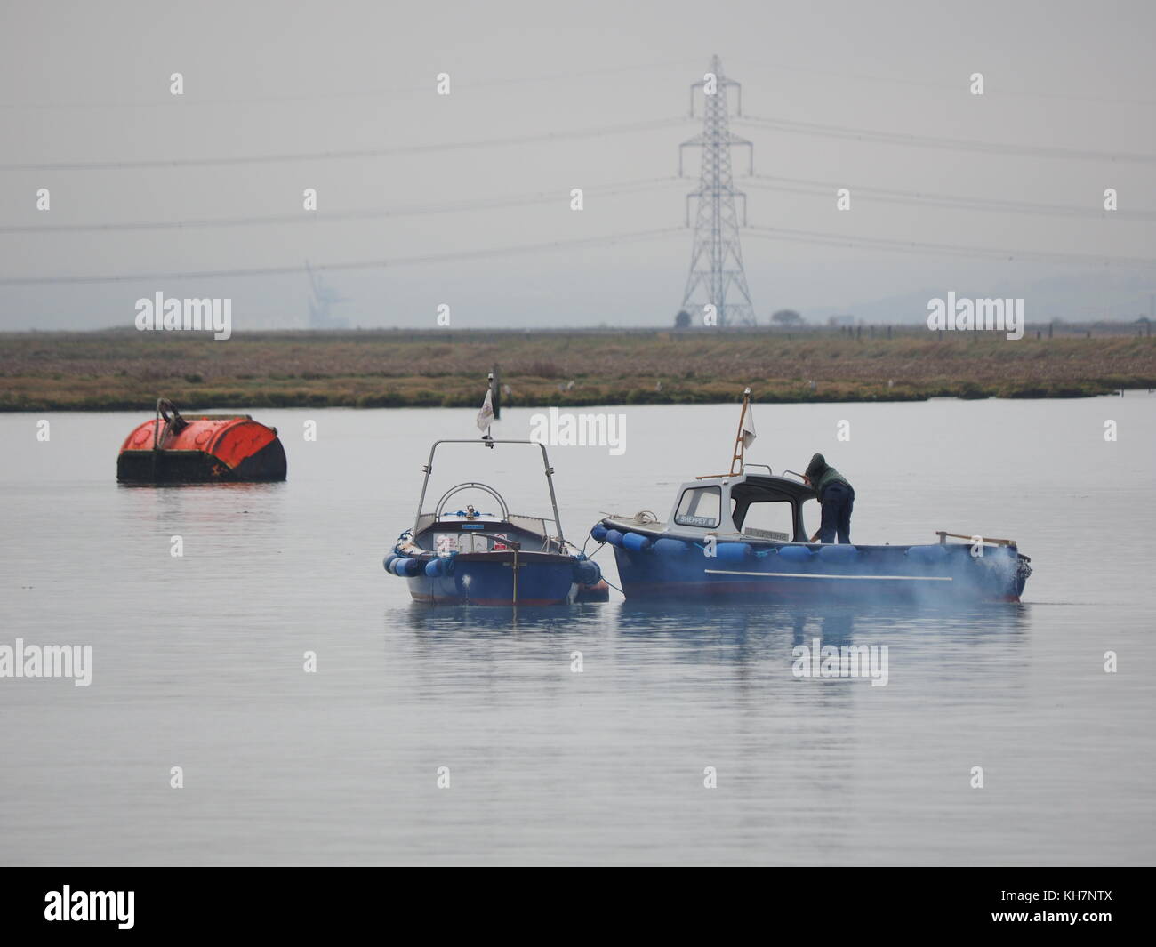 Queenborough, Kent, UK. 15 Nov, 2017. UK Wetter: Eine ruhige und relativ milden November Tag in der historischen Stadt Queenborough auf der Insel Sheppey. Queenborough Hafen Vertrauen Trab Boote. Credit: James Bell/Alamy leben Nachrichten Stockfoto