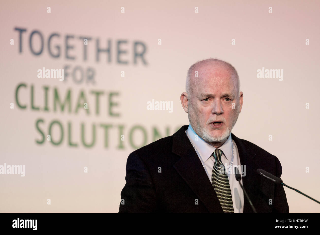 Bonn, Deutschland. 15 Nov, 2017. Peter Thompson, UN-Sonderbeauftragten bei der COP 23 Fidschi Konferenz in Bonn am 15. November 2017. COP 23 ist durch die UN-Rahmenkonvention zum Klimawandel. Credit: Dominika Zarzycka/Alamy leben Nachrichten Stockfoto