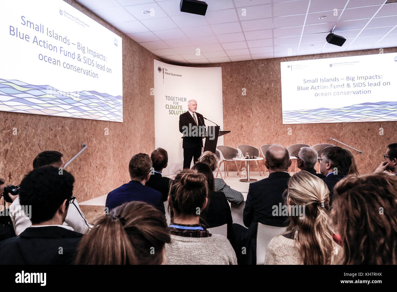 Bonn, Deutschland. 15 Nov, 2017. Peter Thompson, UN-Sonderbeauftragten bei der COP 23 Fidschi Konferenz in Bonn am 15. November 2017. COP 23 ist durch die UN-Rahmenkonvention zum Klimawandel. Credit: Dominika Zarzycka/Alamy leben Nachrichten Stockfoto