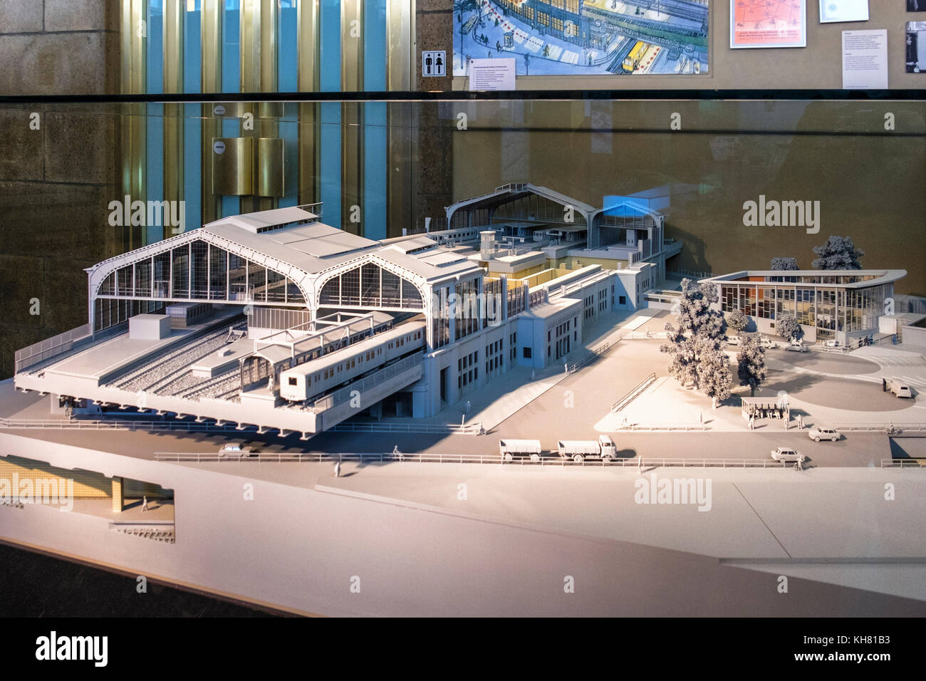 Berlin, Mitte. Tränenpalast, Palast der Tränen. Ausstellung und Museum erzählt von Erfahrungen der Menschen im geteilten Deutschland. Innenraum Stockfoto