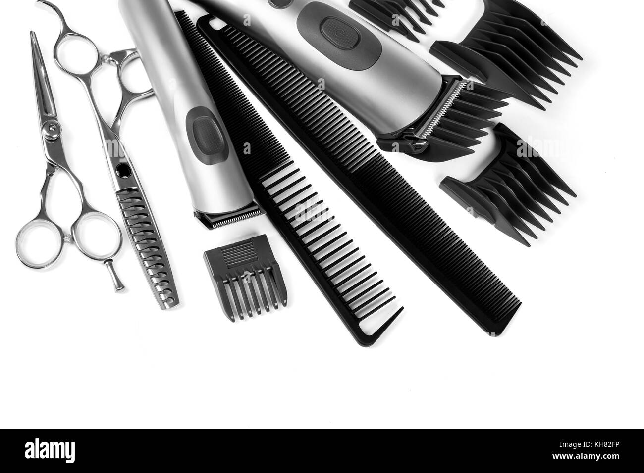Friseur friseur Industrie. professionelle Werkzeuge. Kamm, Schere, Scherer  und Bartschneider auf weißem Hintergrund Stockfotografie - Alamy