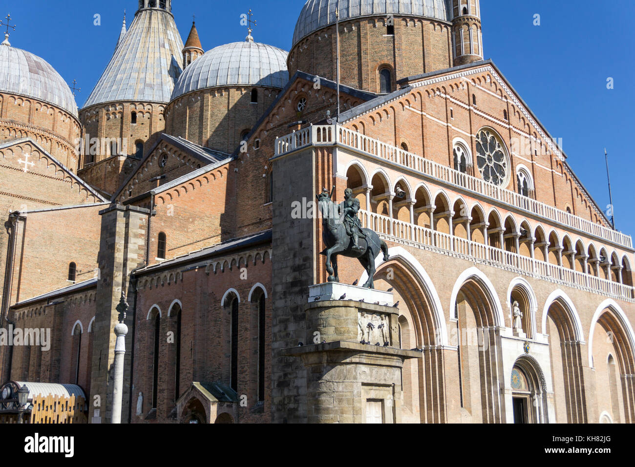 Italien, Venetien, Padua, Basilika Sant'Antonio und Reiterstatue von Gattamelata Stockfoto