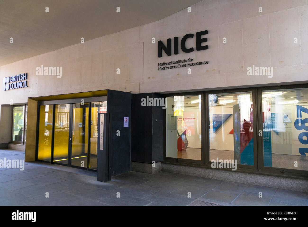 Das National Institute for Health and Care Excellence und das Gebäude des British Council, london, großbritannien Stockfoto