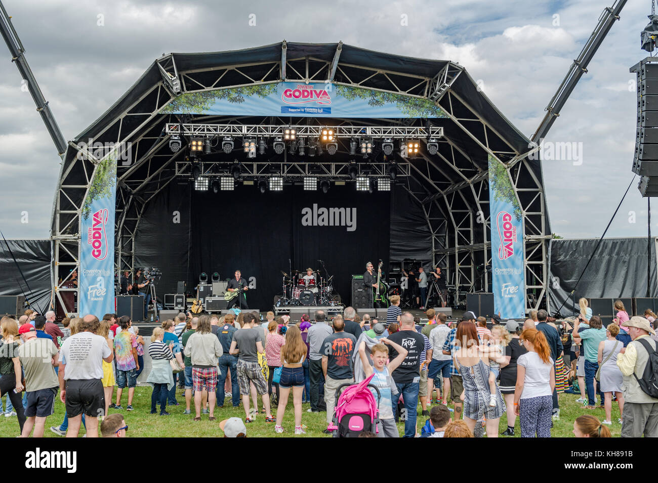 Hauptbühne des Coventry Godiva Music Festival jährlich im Juli im War Memorial Park, Coventry, West Midlands, UK statt. Stockfoto