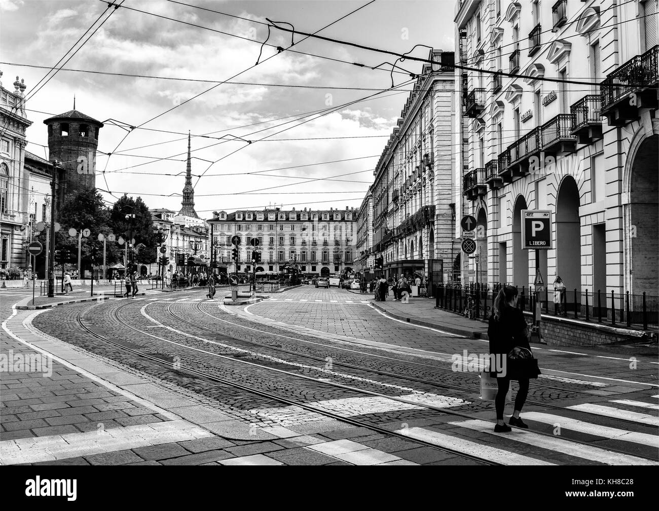 12.00 Uhr Spaziergang rund um die Piazza Castello, Turin, Piemont, Italien Stockfoto